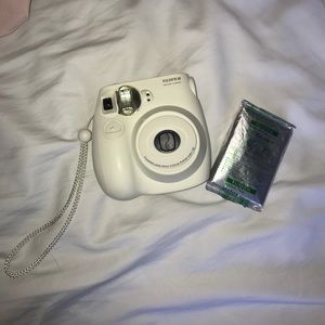 WHITE FUJIFILM INSTAX MINI 7S CAMERA WITH FILM!!!